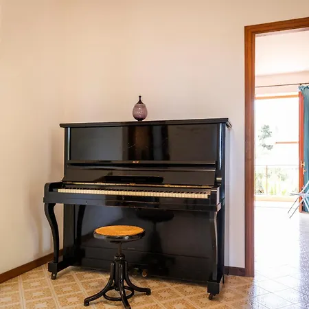 Casa Del Carrubo * Карини